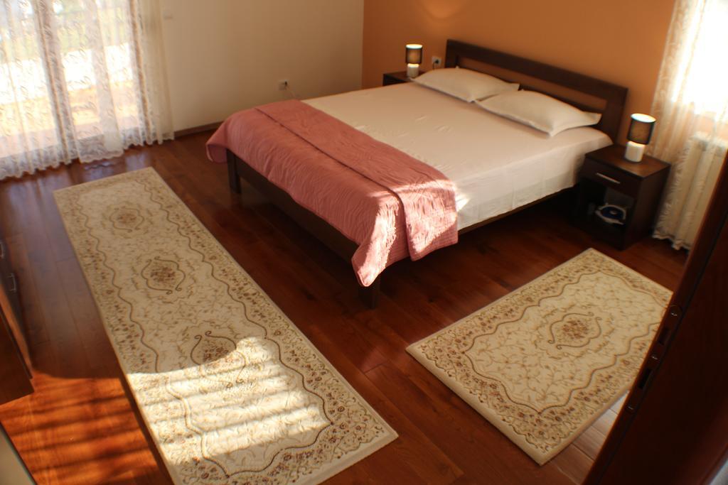 Apartments Kan Ulcinj Bagian luar foto