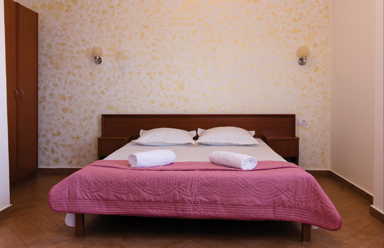 Apartments Kan Ulcinj Bagian luar foto