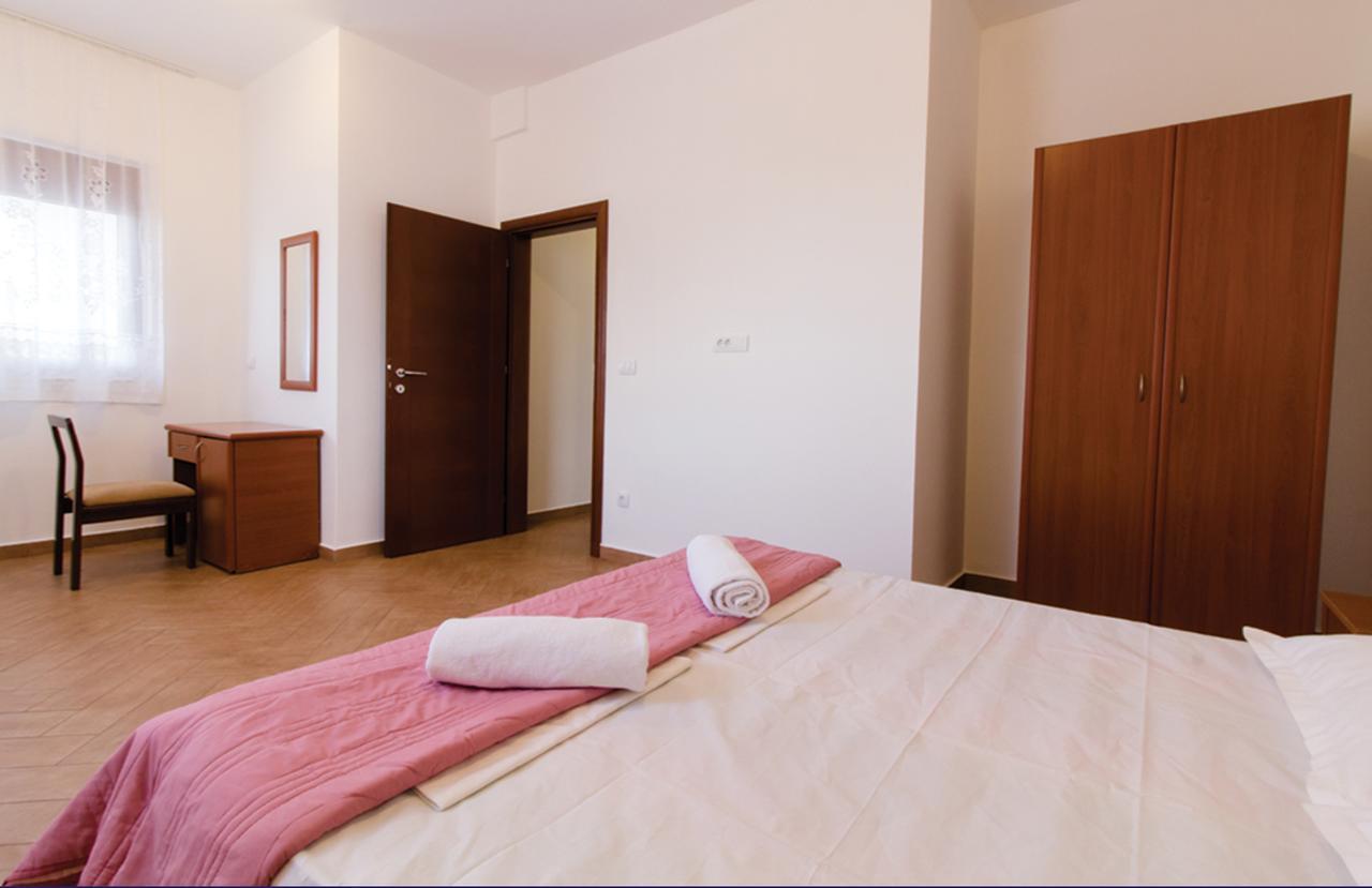 Apartments Kan Ulcinj Bagian luar foto