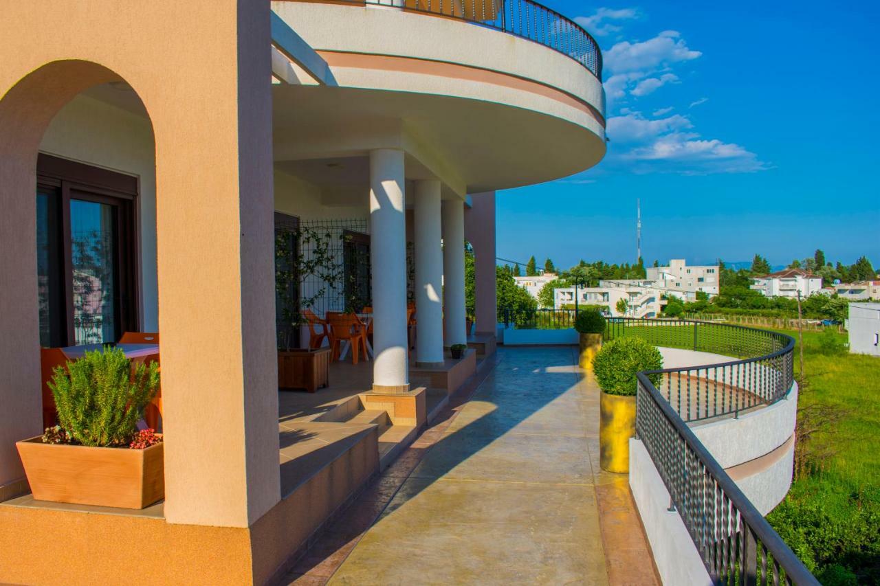 Apartments Kan Ulcinj Bagian luar foto